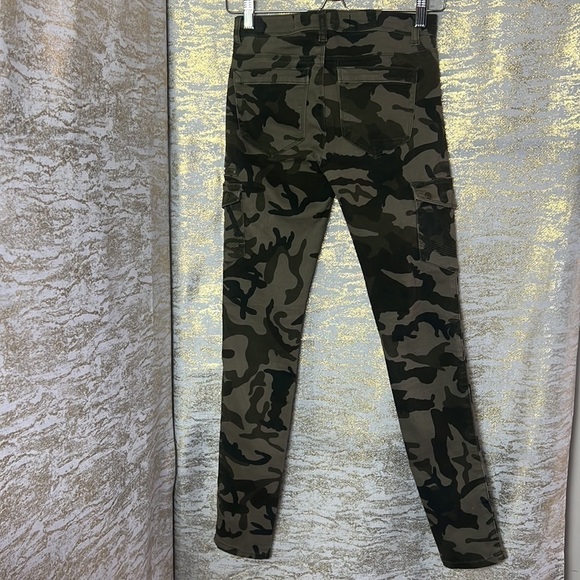 Ym Inc Low Rise Skinny Fit Military Camo Jeans Size 3 - Picture 8 of 16